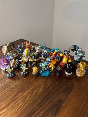 Skylanders Lot of 26 Figures Mixed Characters Trap Team Swap Force SuperChargers
